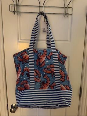 Vineyard Vines x Target beach bag with lobsters